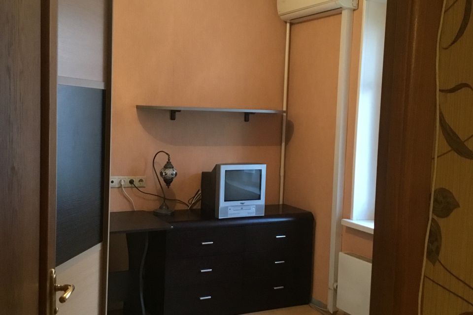 Продаётся 3-комнатная квартира, 49.4 м²