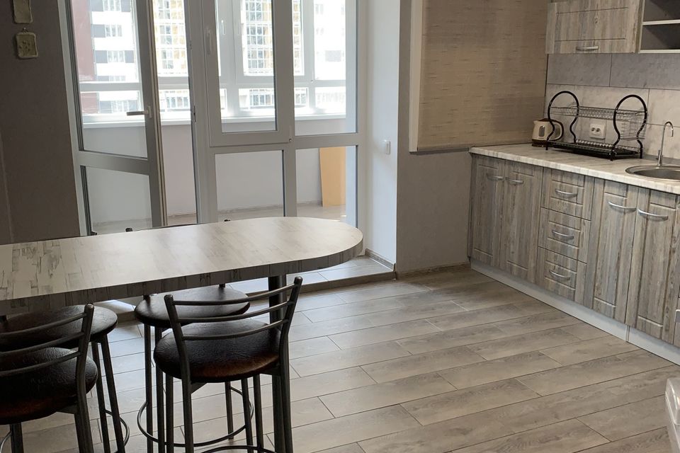 Продаётся 1-комнатная квартира, 57.3 м²