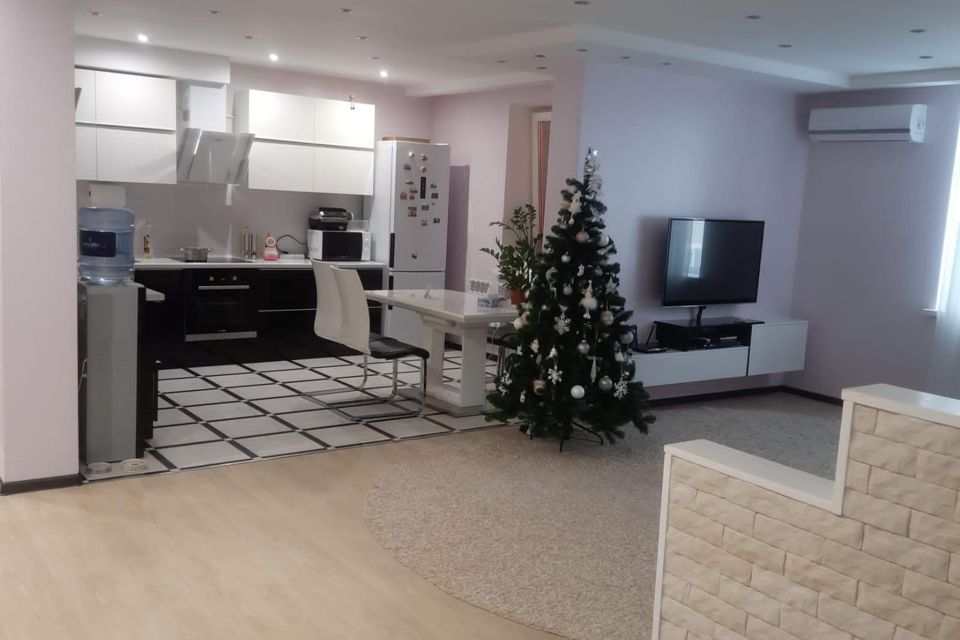 Продаётся 3-комнатная квартира, 95 м²