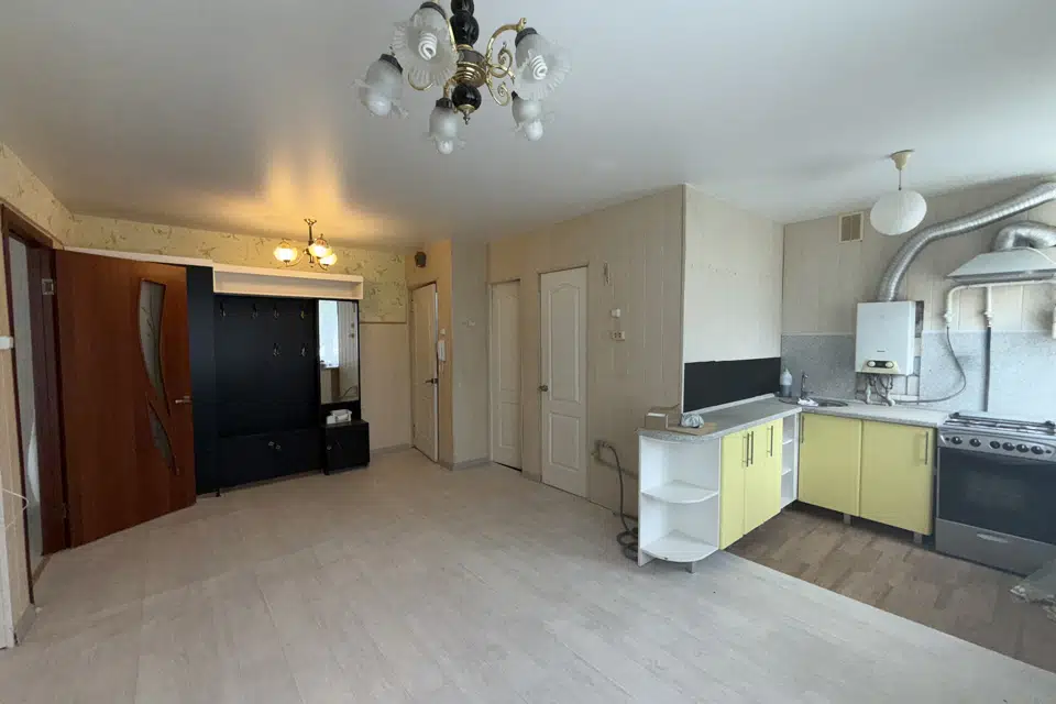 Продаётся 4-комнатная квартира, 59.6 м²