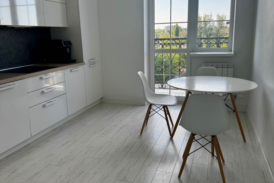 Продаётся 2-комнатная квартира, 77.3 м²