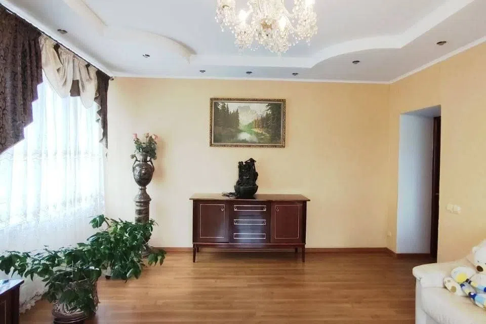 Продаётся 3-этажный дом, 351.7 м²
