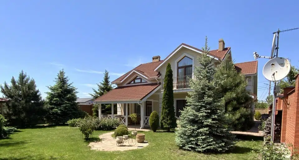 Продаётся 2-этажный дом, 240 м²