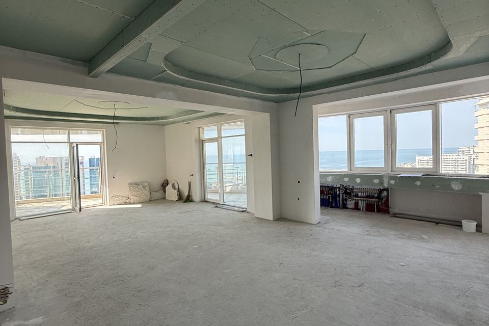 Продаётся 3-комнатная квартира, 196.65 м²