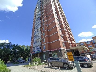 Продаётся 3-комнатная квартира, 100 м²