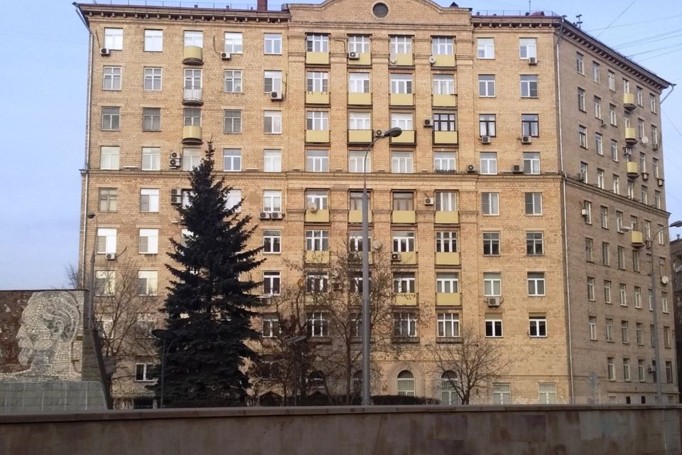 Продаётся 4-комнатная квартира, 125.4 м²