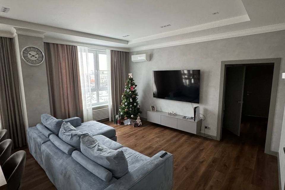 Продаётся 4-комнатная квартира, 114 м²