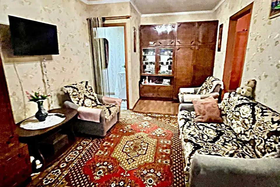 Продаётся 3-комнатная квартира, 48 м²