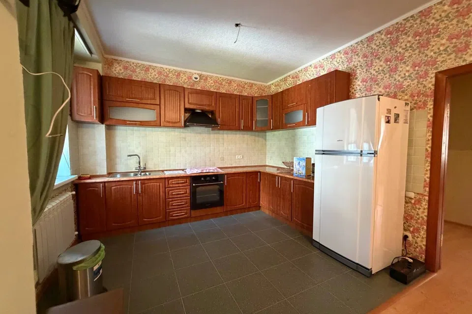 Продаётся 5-комнатная квартира, 320 м²