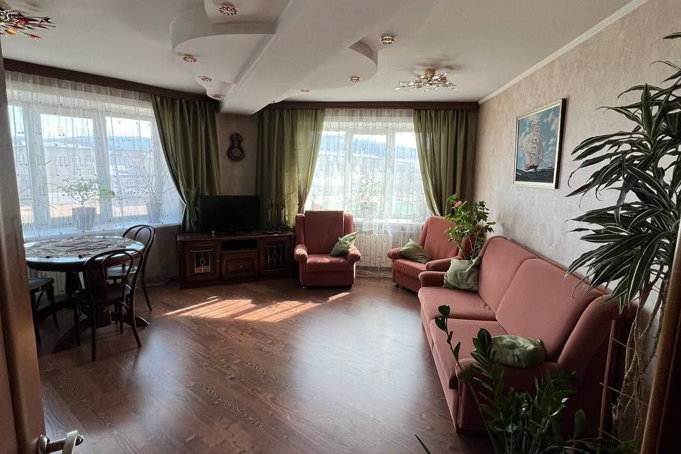 Продаётся 3-комнатная квартира, 67.3 м²