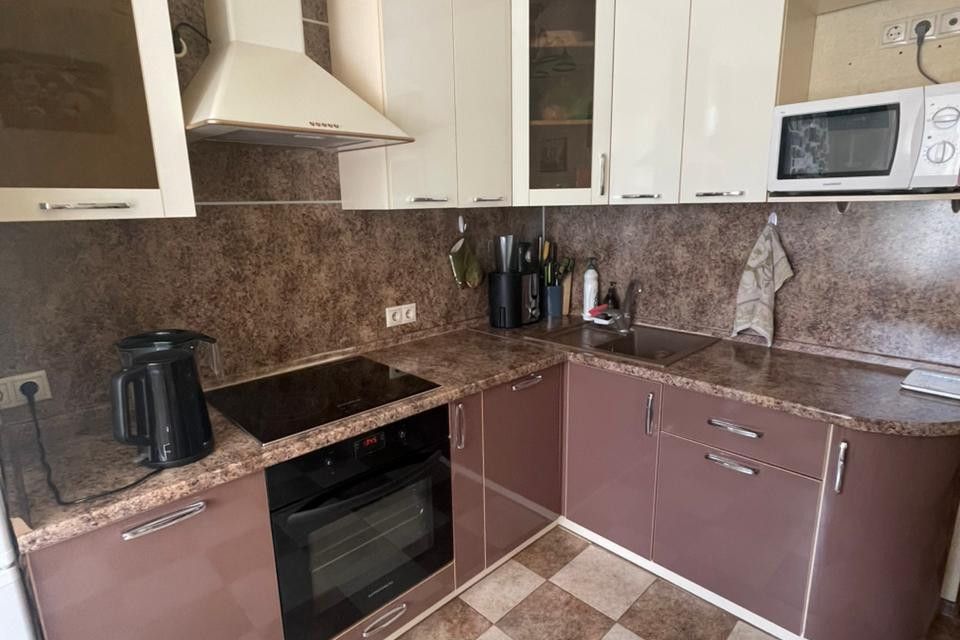 Продаётся 1-комнатная квартира, 37.4 м²