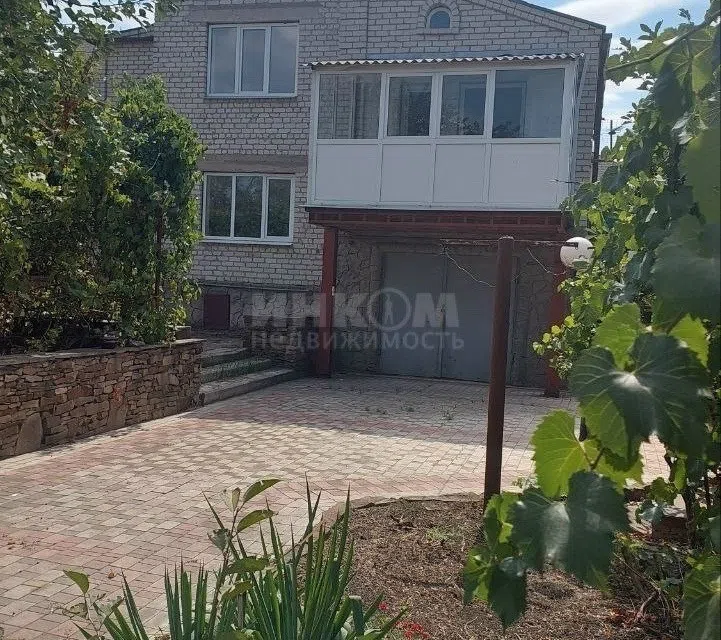 Продаётся 2-этажный дом, 200 м²