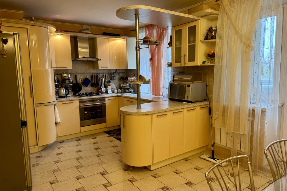 Продаётся 2-комнатная квартира, 75.5 м²