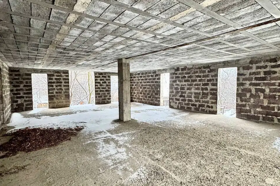 Продаётся 3-этажный дом, 600 м²