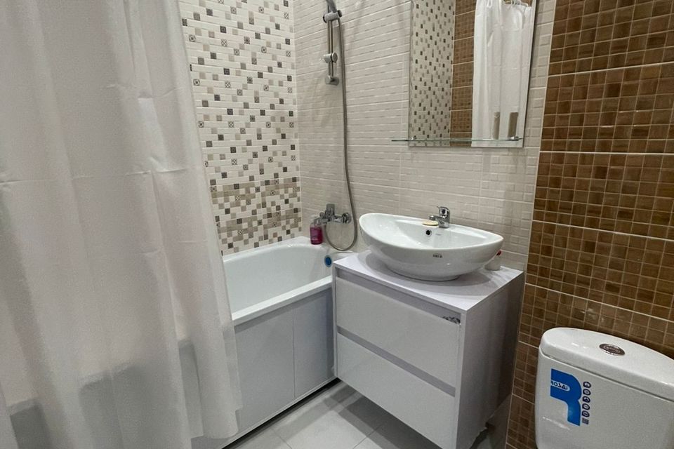 Сдаётся 1-комнатная квартира, 55 м²
