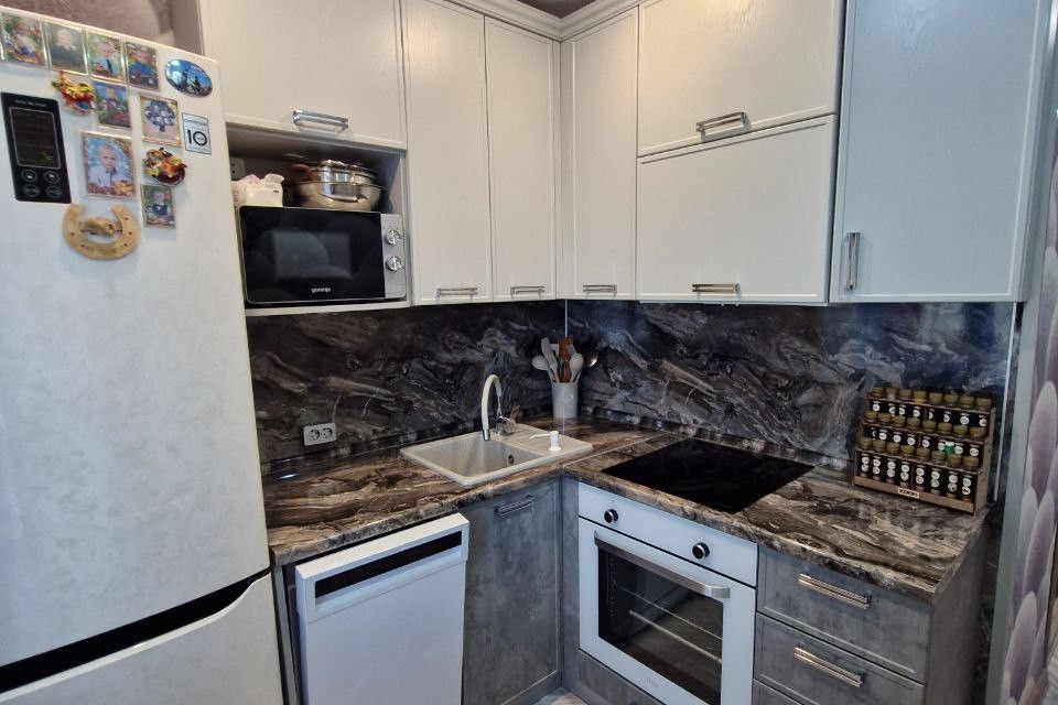 Продаётся 3-комнатная квартира, 58.8 м²