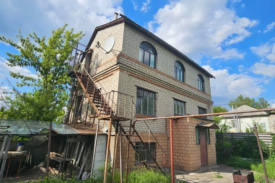 Продаётся 2-этажный дом, 98 м²