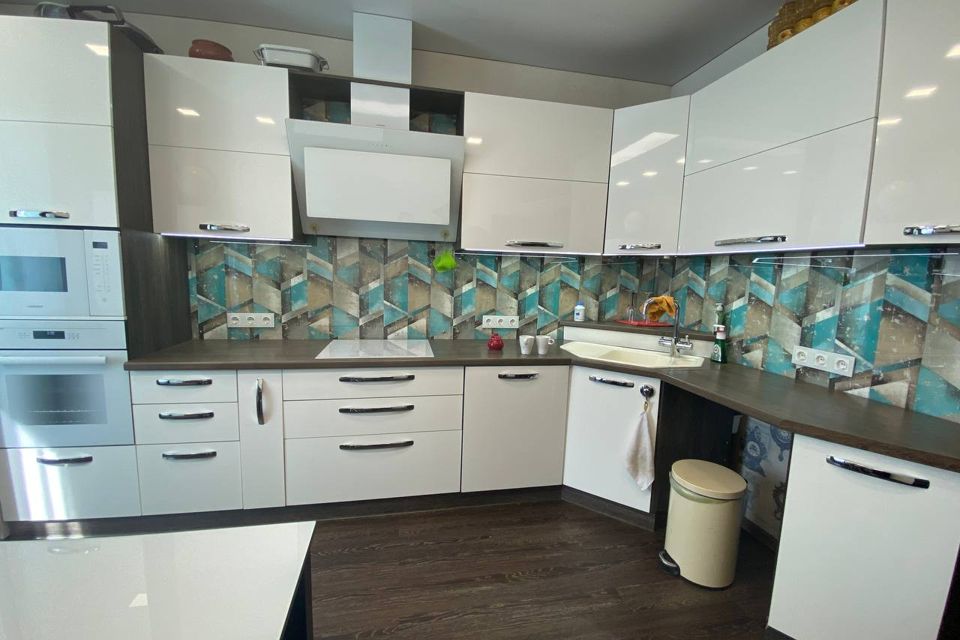 Продаётся 2-комнатная квартира, 71.2 м²