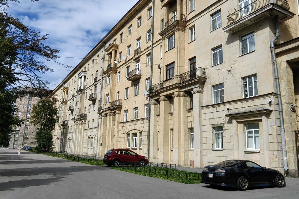 Продаётся 4-комнатная квартира, 82.7 м²