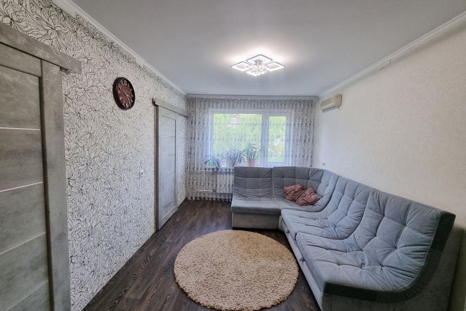 Продаётся 3-комнатная квартира, 47.4 м²
