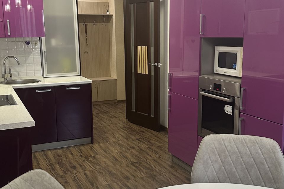 Продаётся 2-комнатная квартира, 71.8 м²
