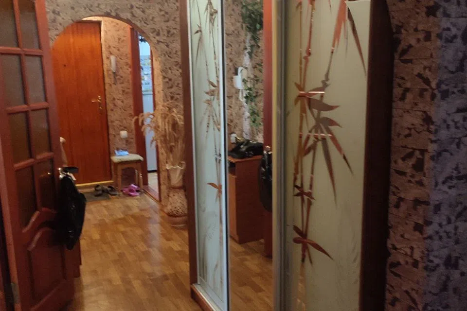 Продаётся 4-комнатная квартира, 80 м²