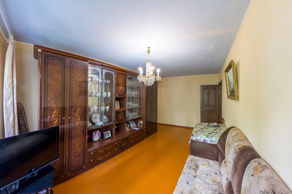 Продаётся 3-комнатная квартира, 57.8 м²