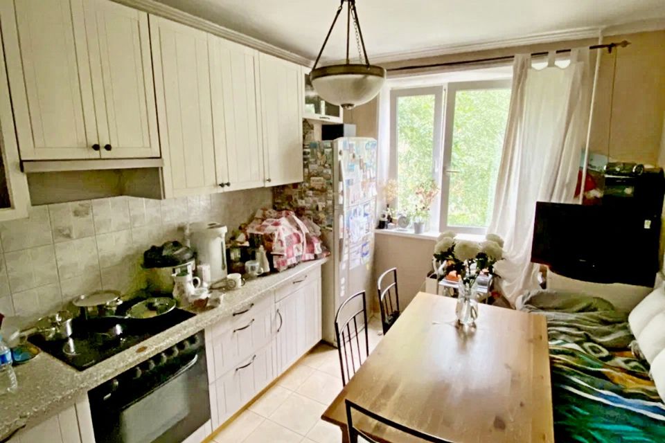 Продаётся 4-комнатная квартира, 93 м²