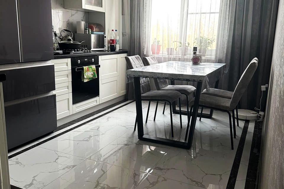 Продаётся 3-комнатная квартира, 63.6 м²