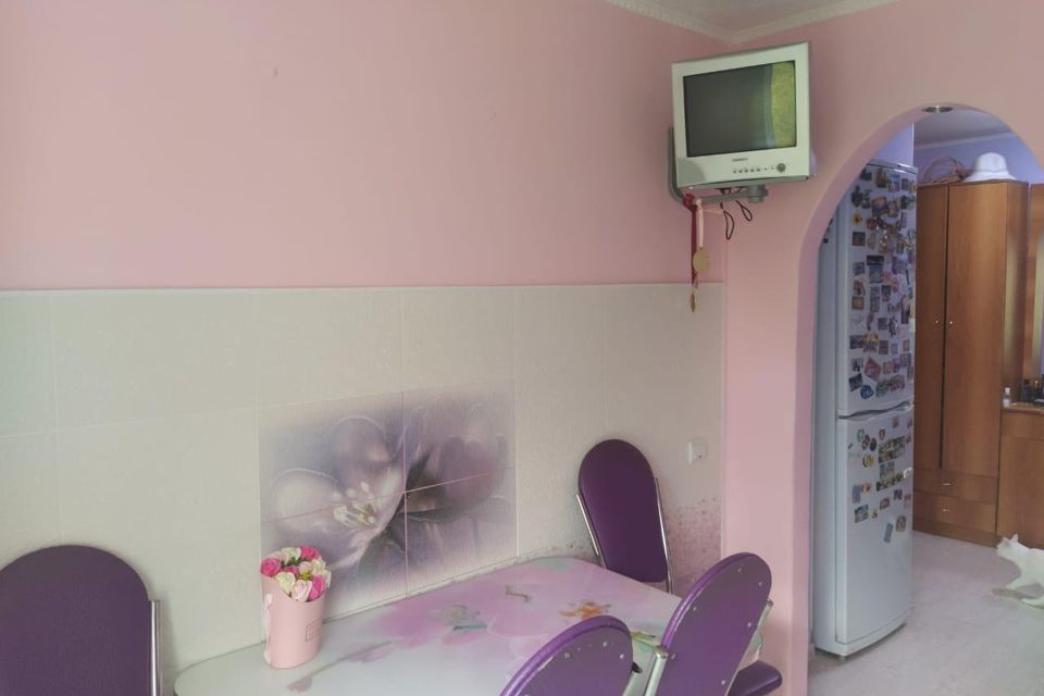 Продаётся 4-комнатная квартира, 68.2 м²