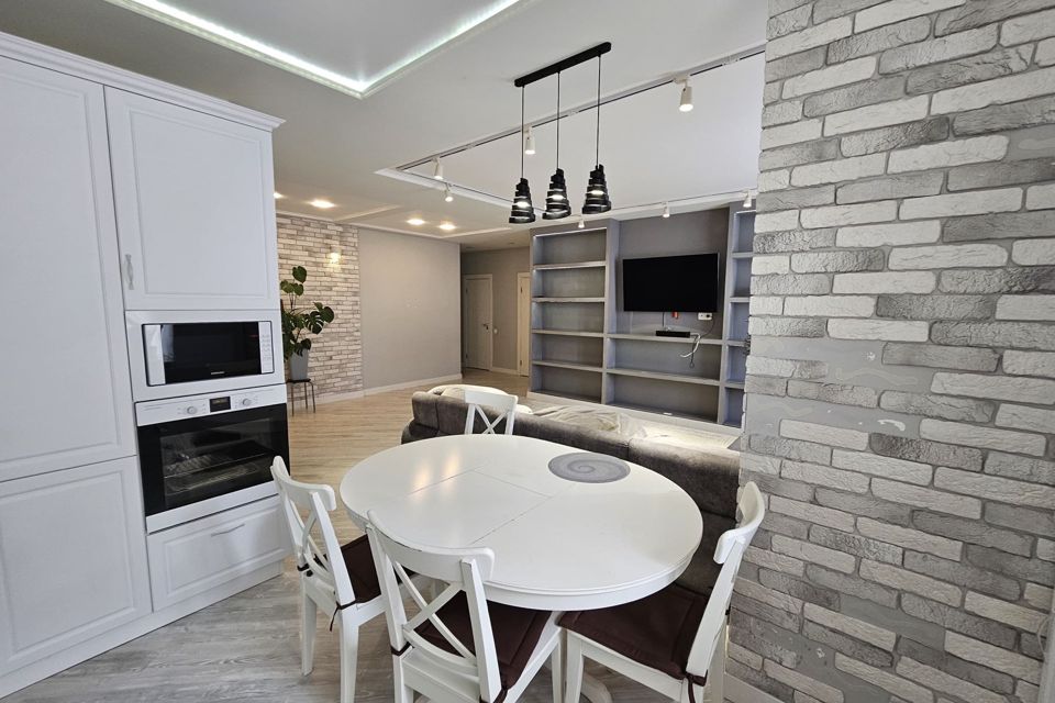 Продаётся 3-комнатная квартира, 87 м²