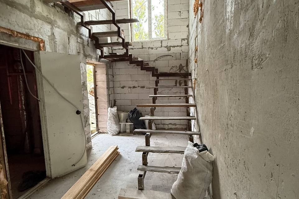 Продаётся 2-этажный дом, 170 м²