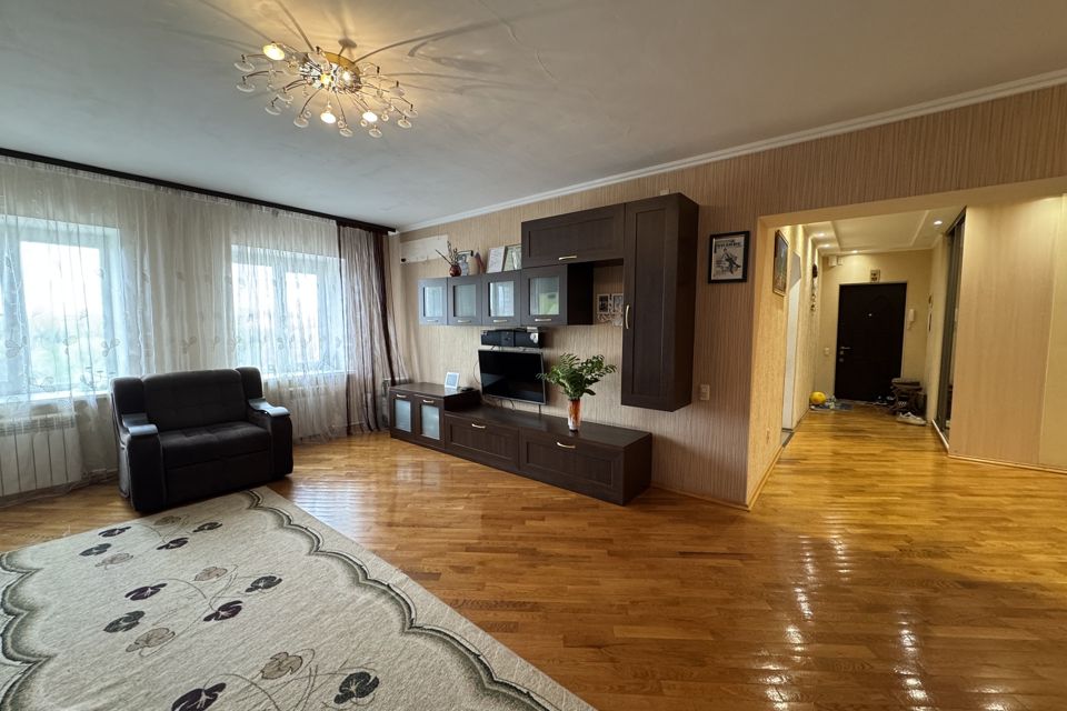 Продаётся 3-комнатная квартира, 106.9 м²
