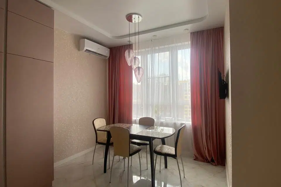 Продаётся 4-комнатная квартира, 98.4 м²