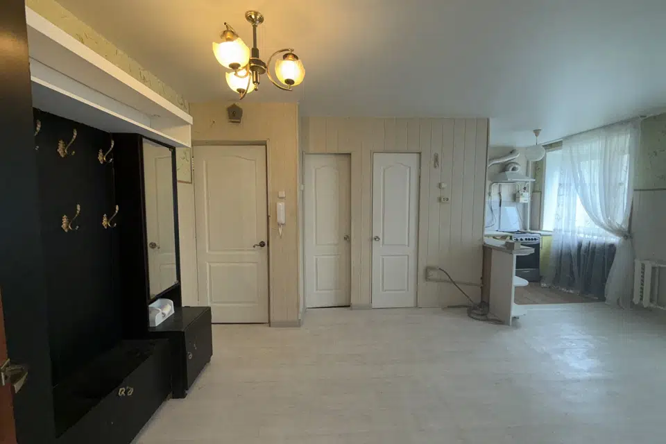 Продаётся 4-комнатная квартира, 59.6 м²
