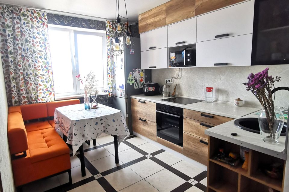 Продаётся 2-комнатная квартира, 64.1 м²