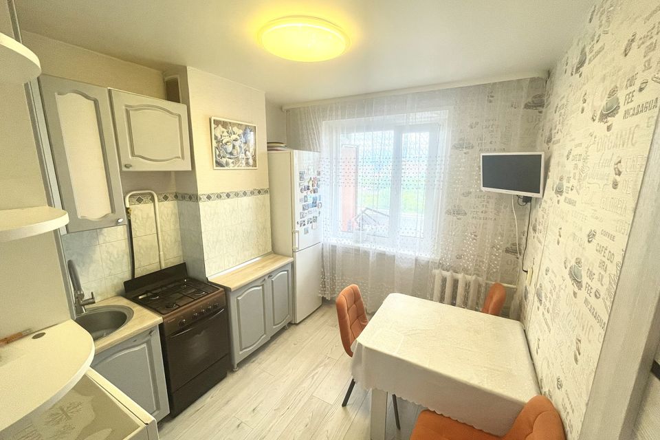 Продаётся 4-комнатная квартира, 75.8 м²