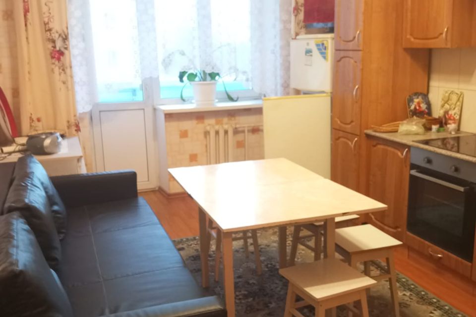 Продаётся 1-комнатная квартира, 52 м²