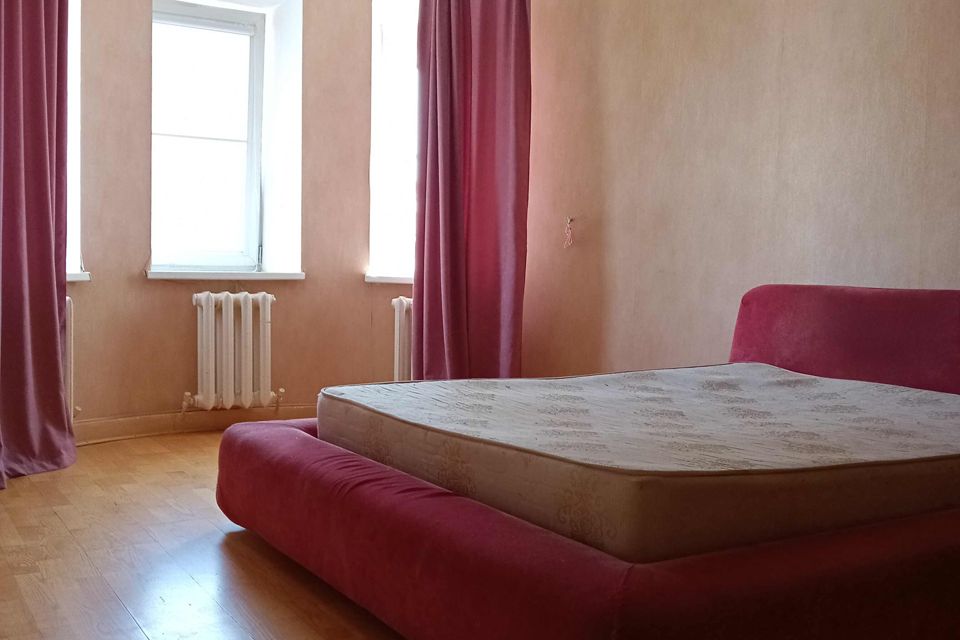 Продаётся 2-комнатная квартира, 65.2 м²