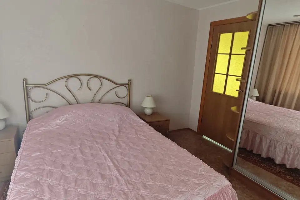 Продаётся 4-комнатная квартира, 61.2 м²