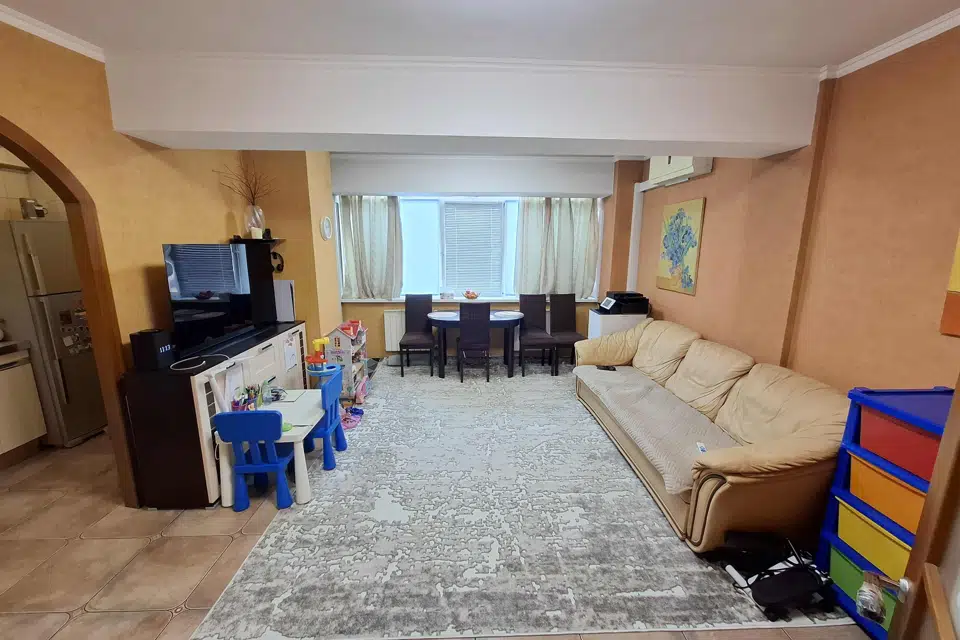 Продаётся 3-комнатная квартира, 71 м²