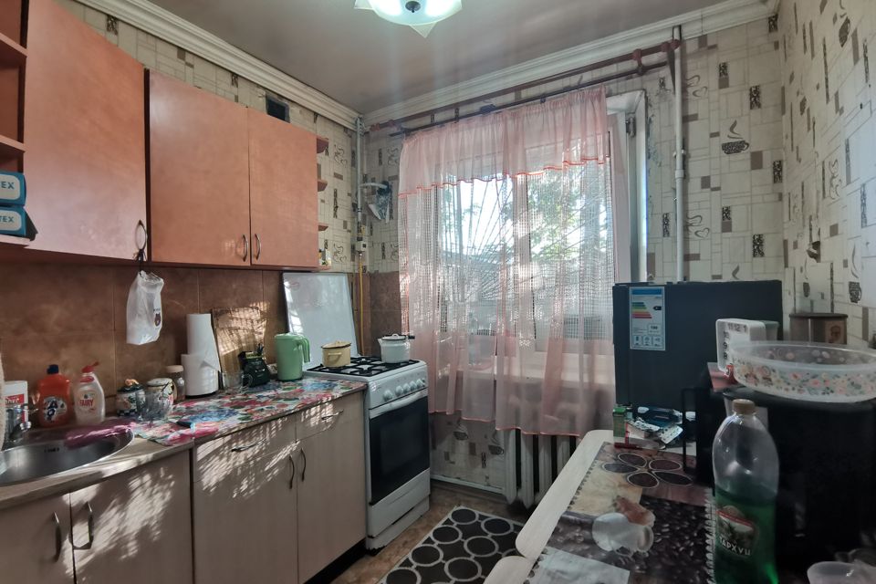 Продаётся 3-комнатная квартира, 48 м²