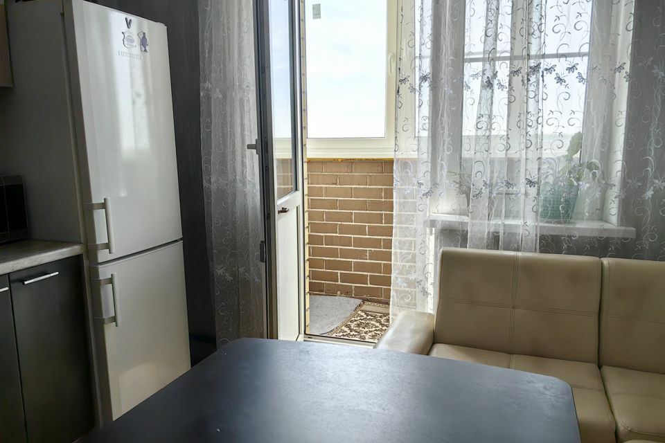 Продаётся 1-комнатная квартира, 42 м²