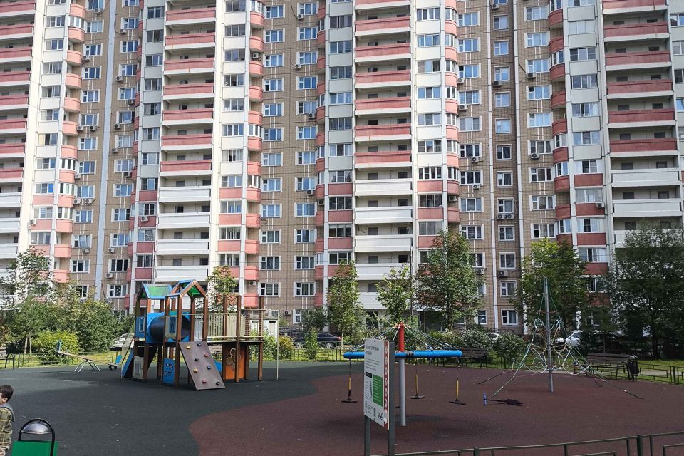 Продаётся 1-комнатная квартира, 50.2 м²
