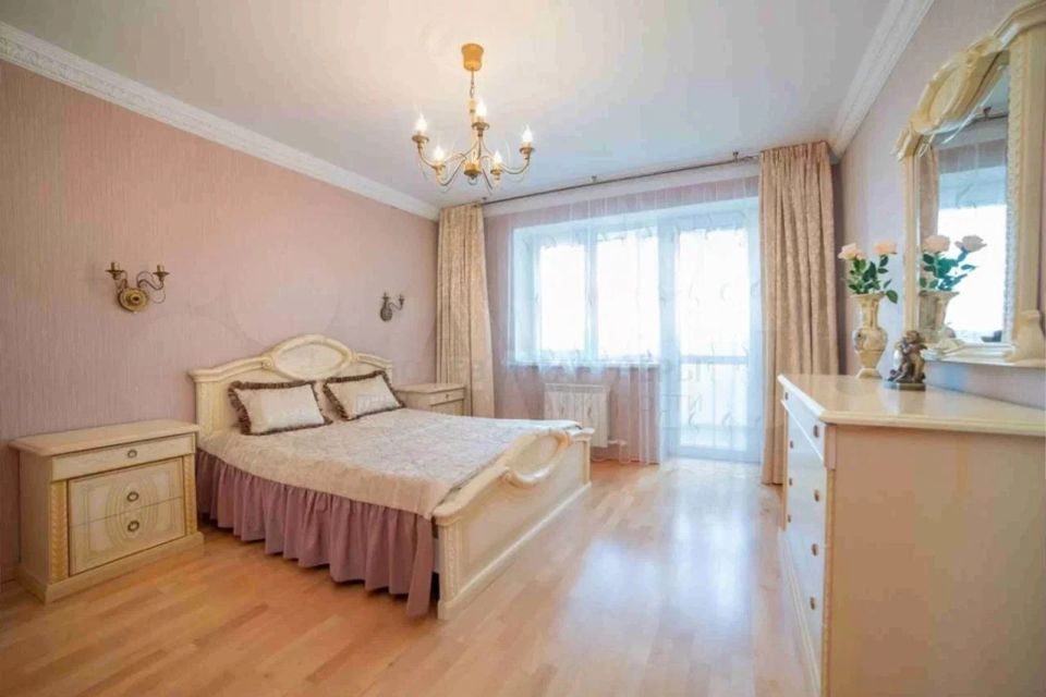 Продаётся 4-комнатная квартира, 122.9 м²