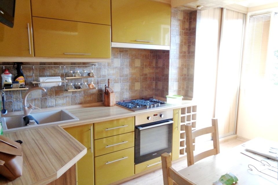 Продаётся 3-комнатная квартира, 63 м²