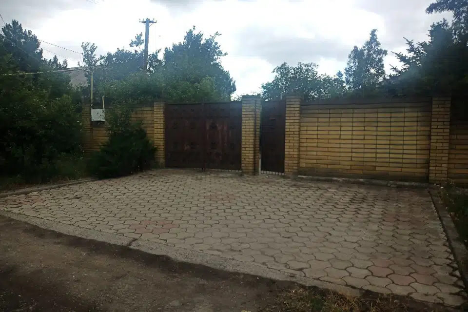 Продаётся 4-комнатная квартира, 101.9 м²