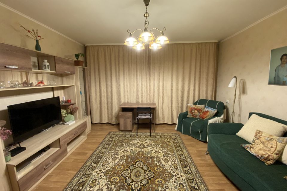 Продаётся 4-комнатная квартира, 77.4 м²