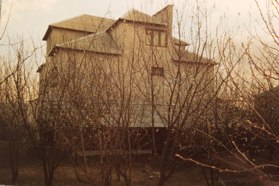 Продаётся 3-этажный дом, 592 м²