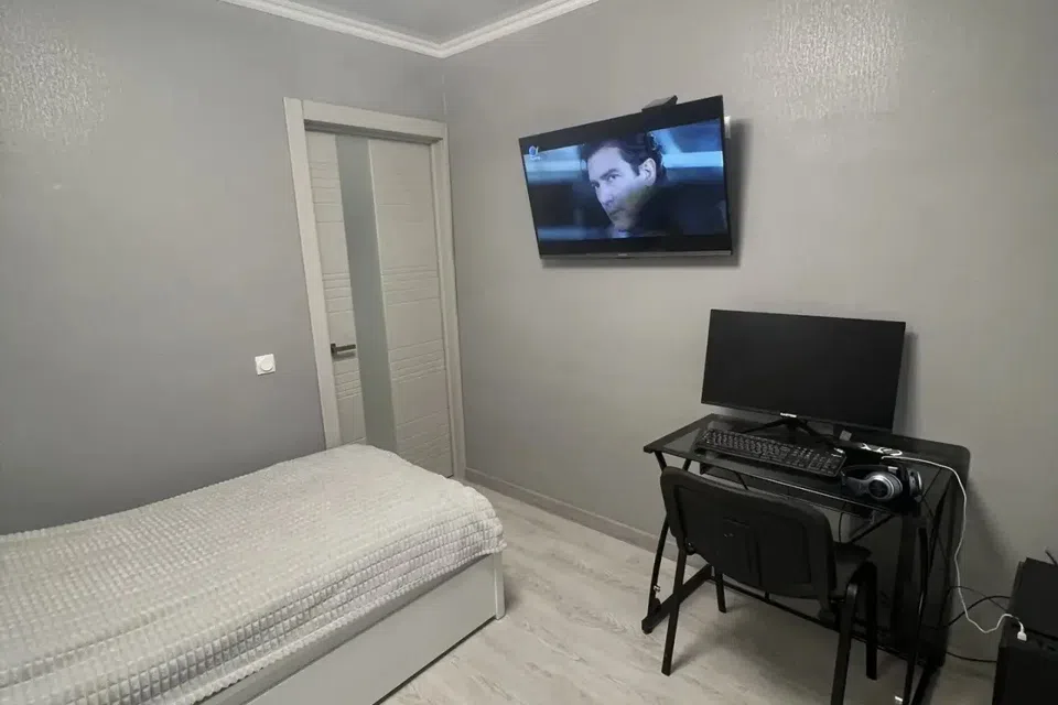 Продаётся 4-комнатная квартира, 76 м²